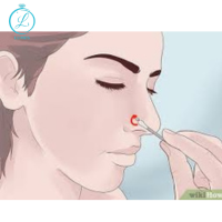 Vệ sinh lỗ khuyên - xỏ khuyên mũi bị sưng mủ 