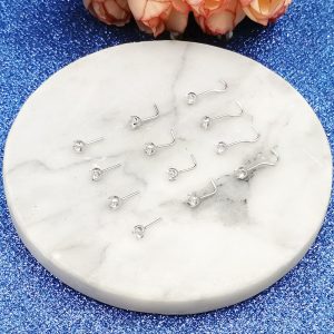 khuyên xỏ mũi bạc
